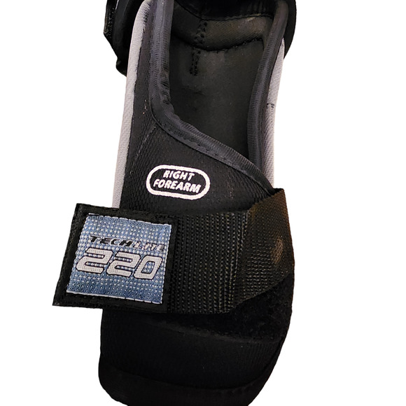 Itech Tech Lite 220 Hockey Forearm Protectors Left Right Pair Black Grey - Picture 6 of 7